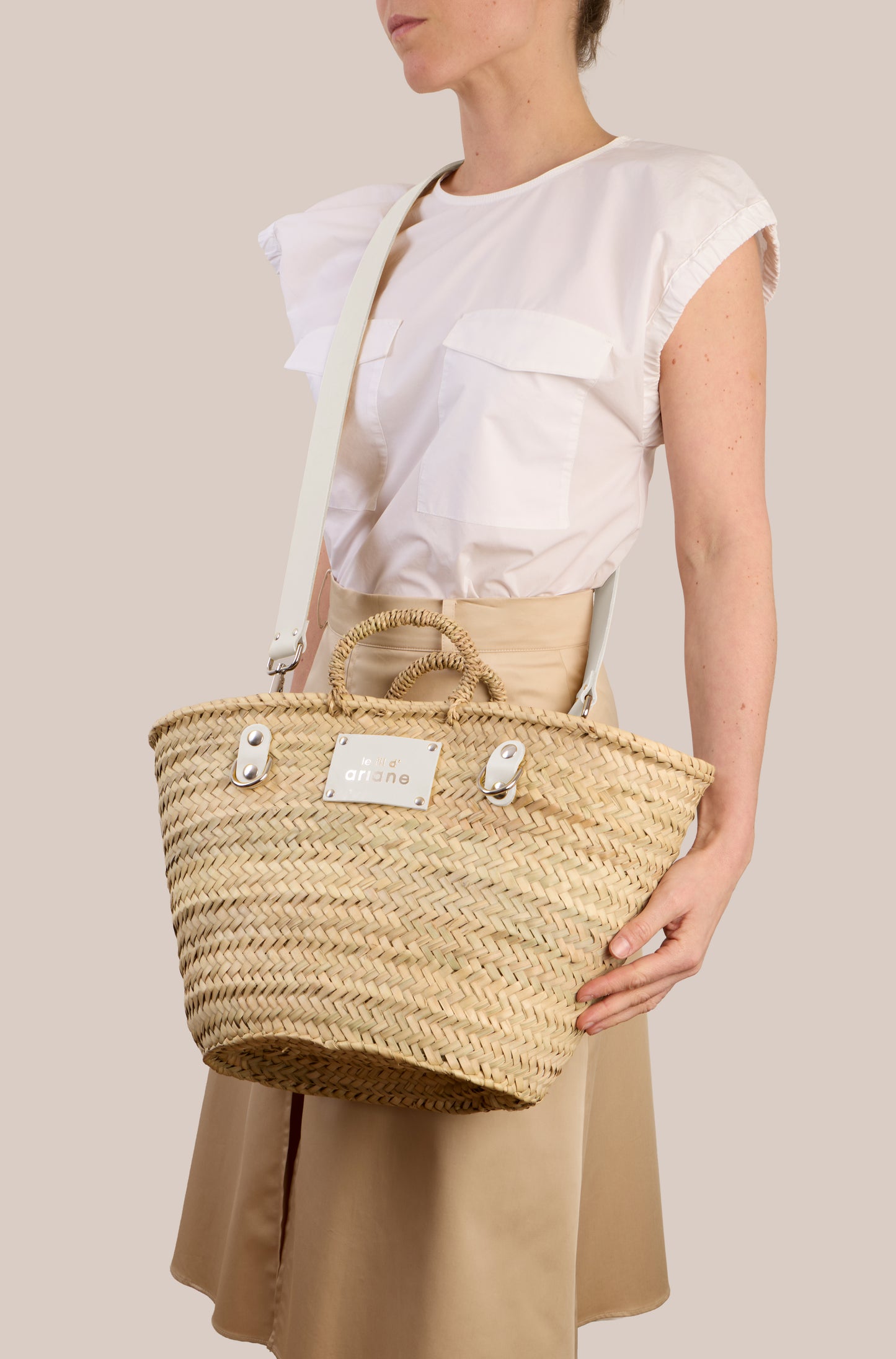 The City Dweller - Size M - White Handles