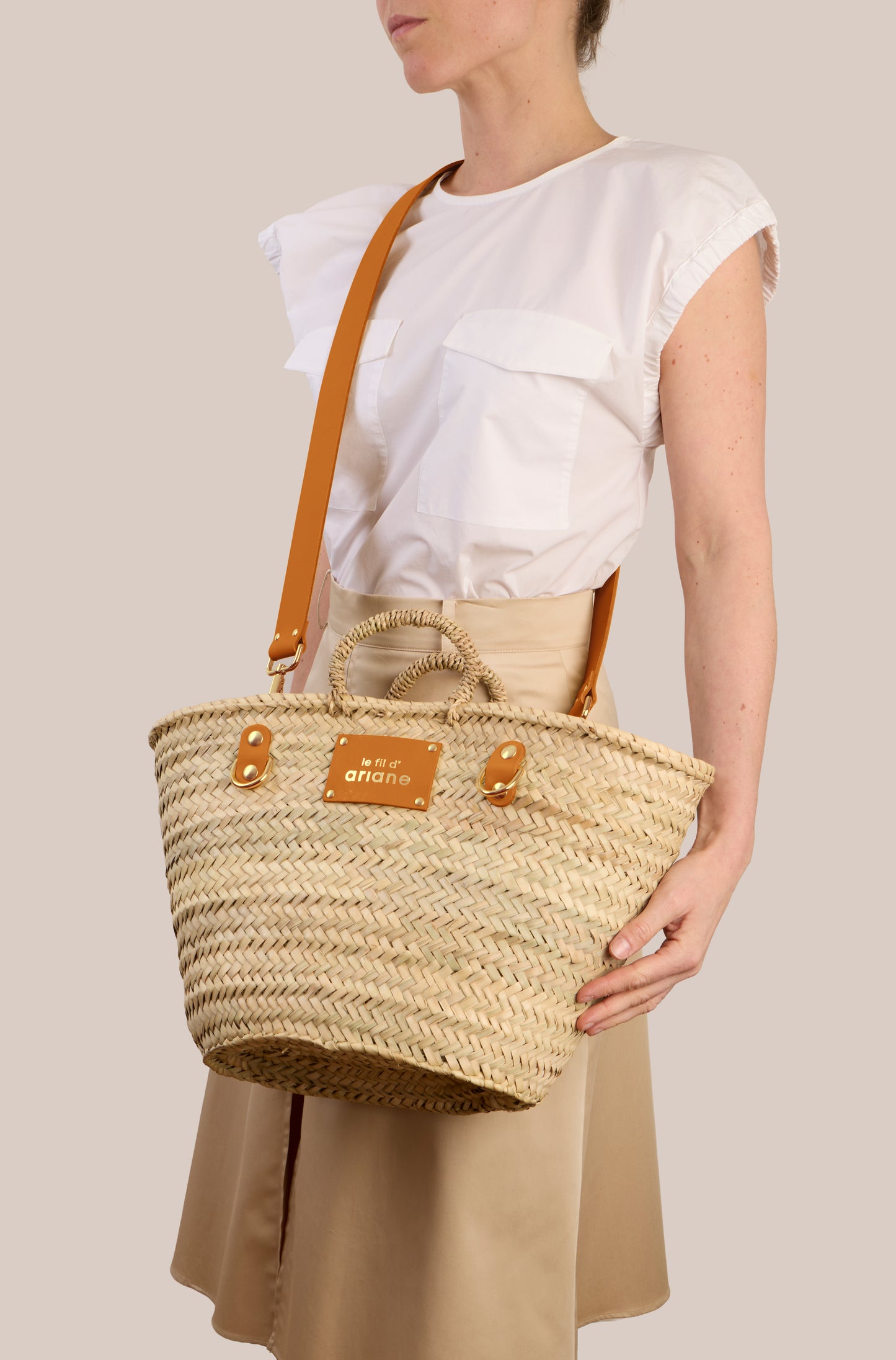 The Urbanite - Size M - Saffron Handles